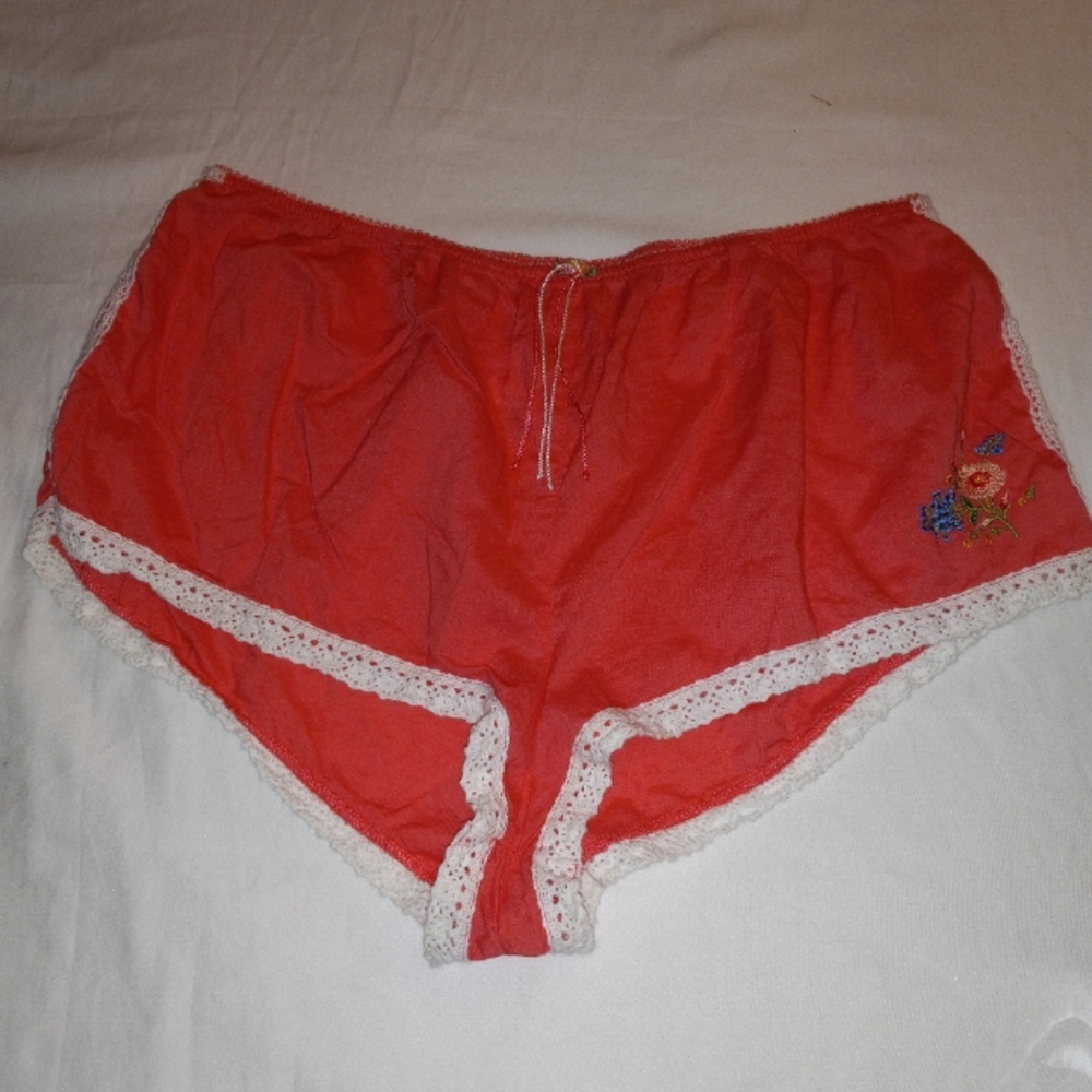 Victoria's Secret Embroidered Sleep Shorts. Size:M Color:Pink